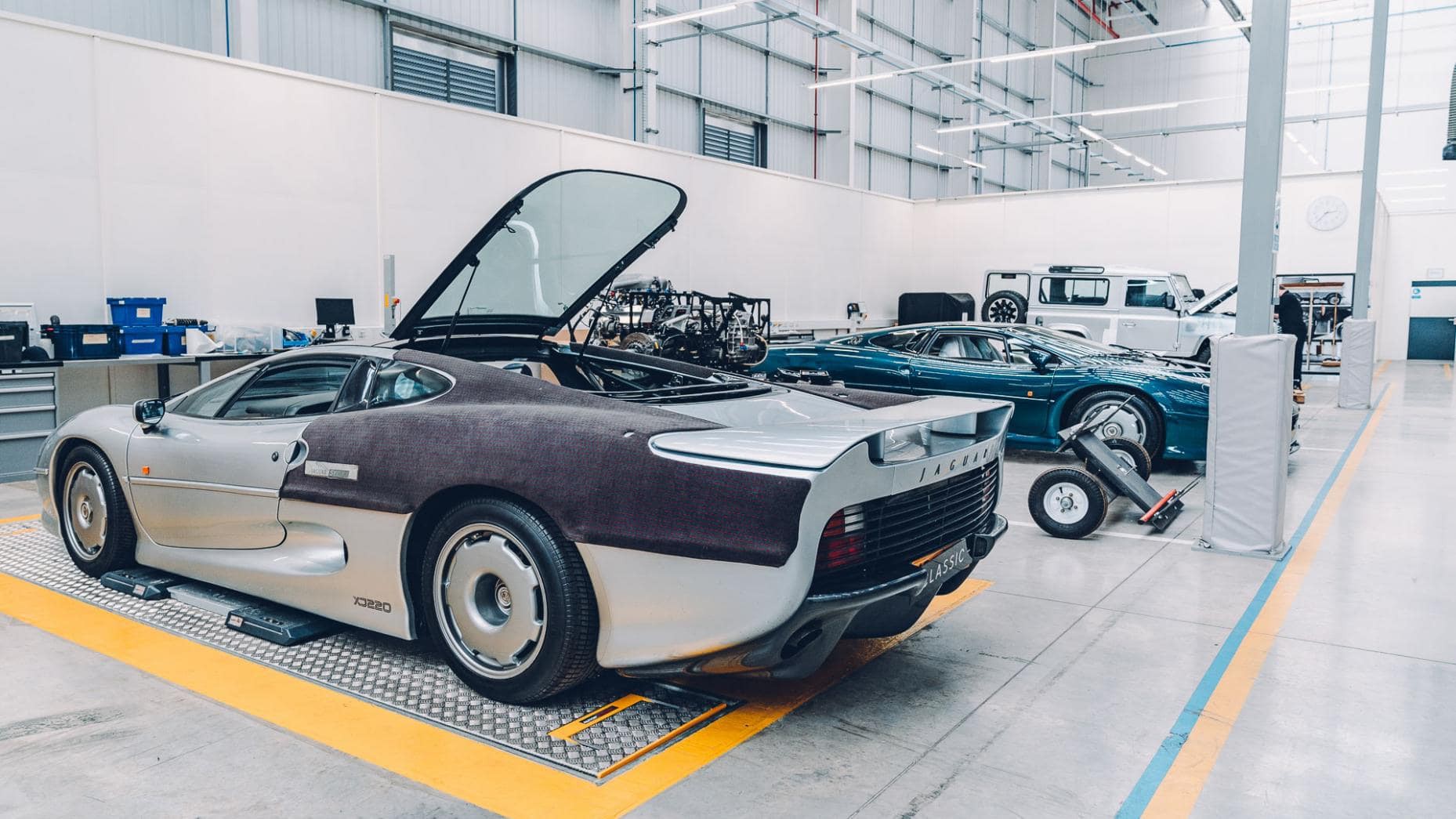 Jlr Ryton Đây là kho tàng xe cổ bí mật của Jaguar Land Rover