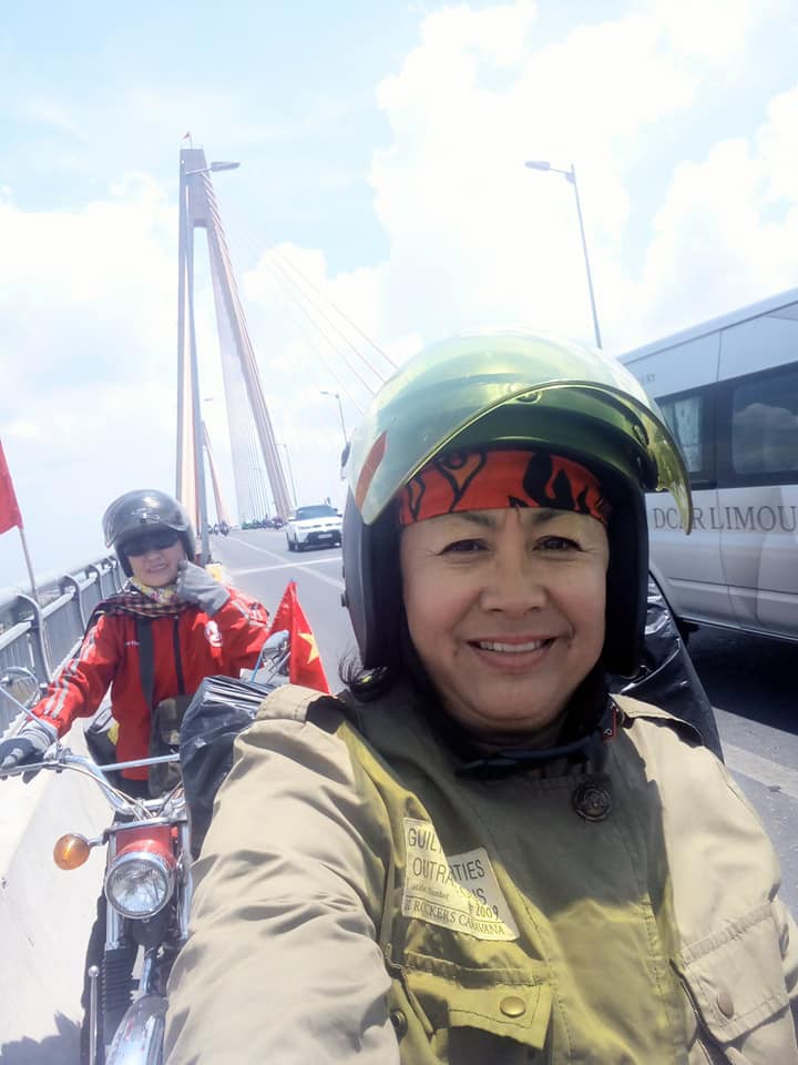 A group of female middle-aged backpackers riding vintage bikes around the country - Photo 4. A group of female middle-aged backpackers riding vintage bikes around the country - Photo 4.