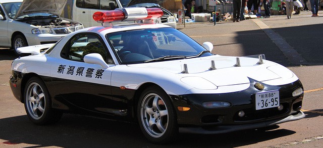 Đại gia bí ẩn tặng Nissan GT-R cho lực lượng cảnh sát Nhật Bản - Ảnh 10.