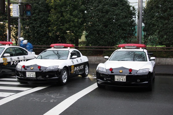 Đại gia bí ẩn tặng Nissan GT-R cho lực lượng cảnh sát Nhật Bản - Ảnh 12.