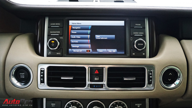 Range Rover Supercharged có giá chưa tới 2 tỷ đồng sau 4 vạn km - Ảnh 11. Range Rover Supercharged có giá chưa tới 2 tỷ đồng sau 4 vạn km - Ảnh 11.