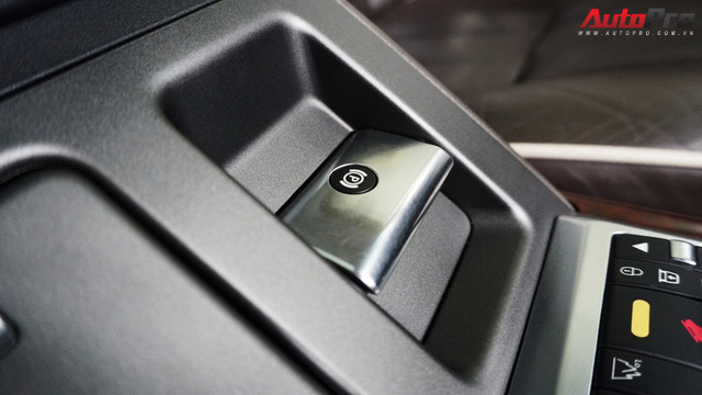Range Rover Supercharged có giá chưa tới 2 tỷ đồng sau 4 vạn km - Ảnh 14. Range Rover Supercharged có giá chưa tới 2 tỷ đồng sau 4 vạn km - Ảnh 14.