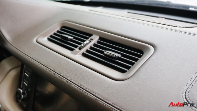 Range Rover Supercharged có giá chưa tới 2 tỷ đồng sau 4 vạn km - Ảnh 9. Range Rover Supercharged có giá chưa tới 2 tỷ đồng sau 4 vạn km - Ảnh 9.