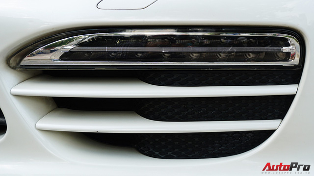 Sở hữu nội ngoại thất như mới, Porsche Cayenne Turbo 6 năm tuổi có giá gần 2 tỷ đồng - Ảnh 3.