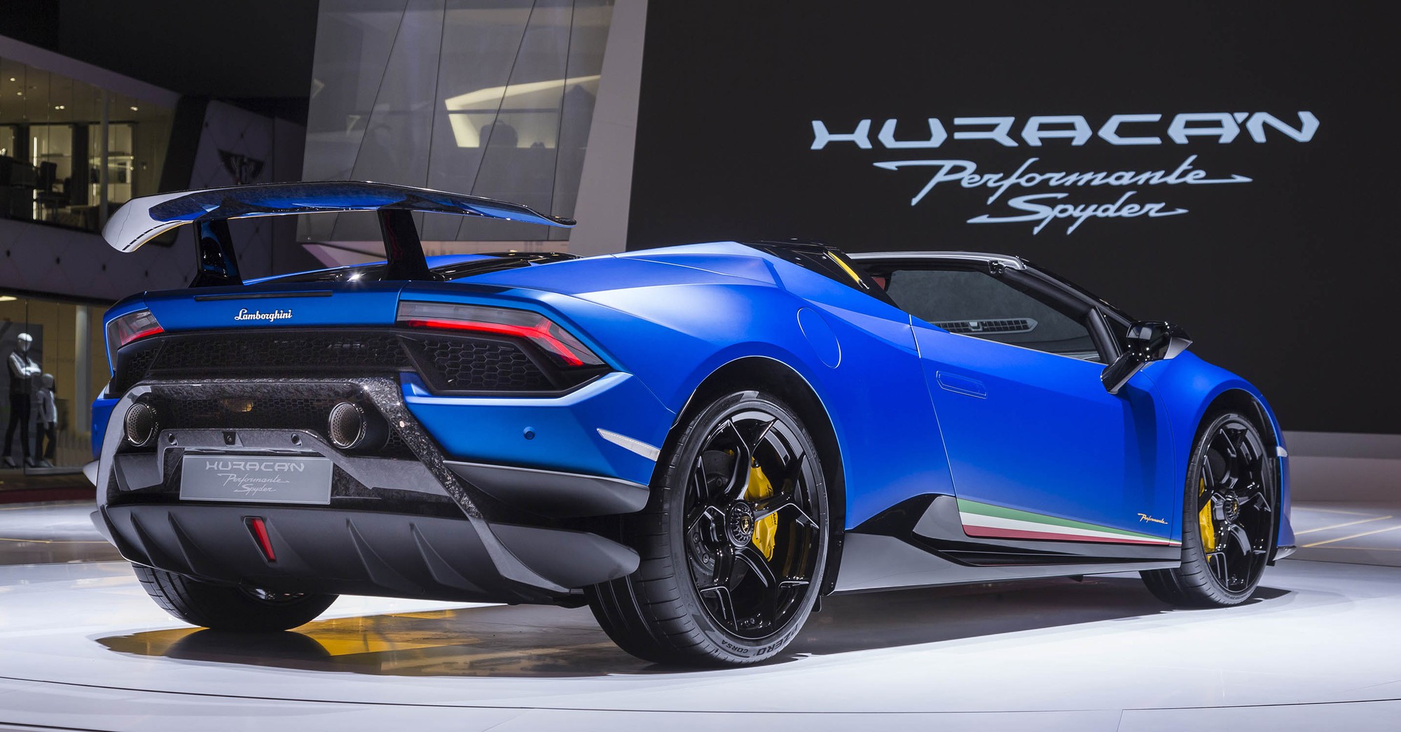 Lamborghini nói không với tăng áp, chọn công nghệ này thay thế