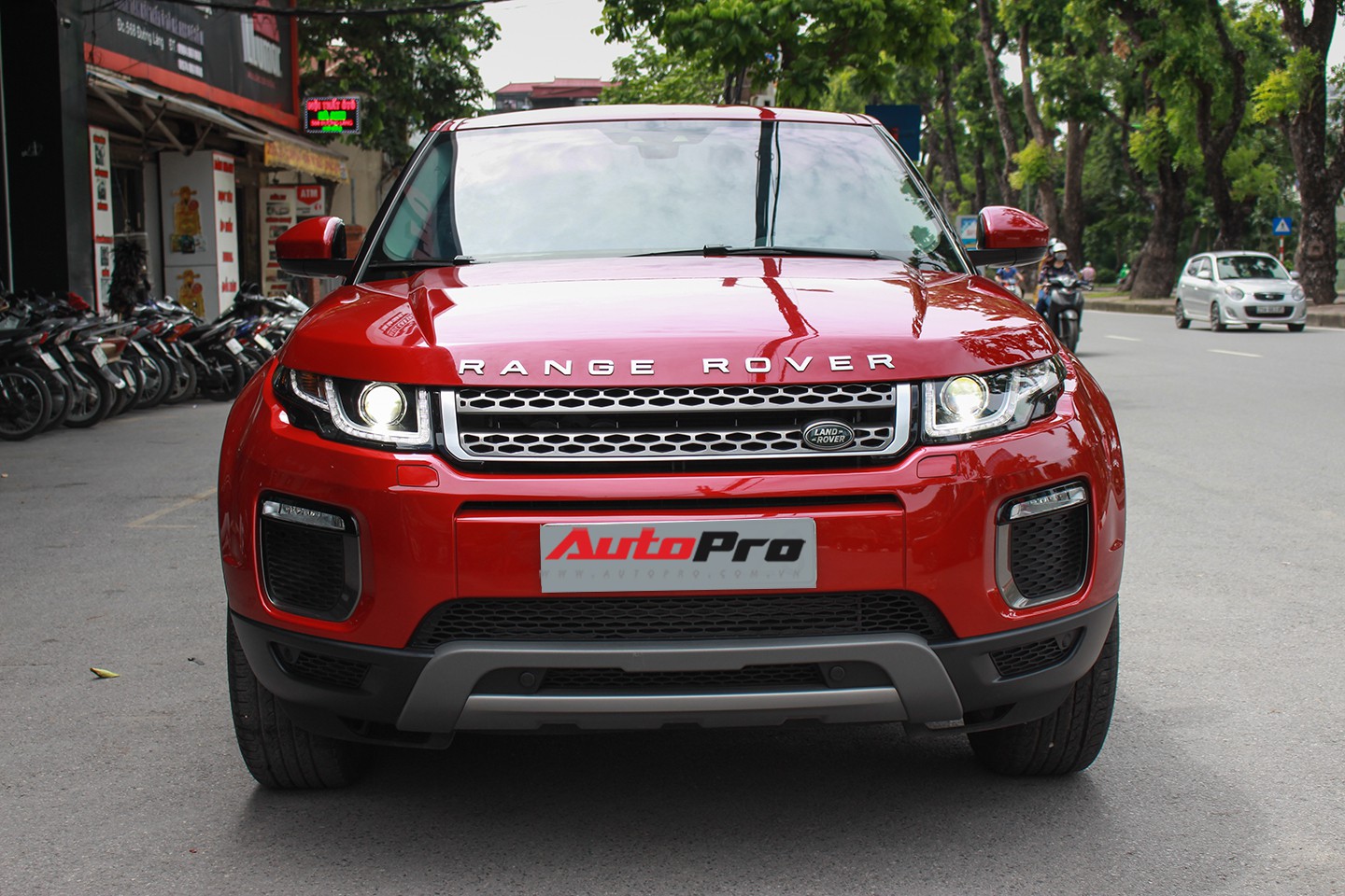 Giá xe Land Rover Range Rover Evoque 2017 tính phí trước bạ từ 2475 tỷ đồng