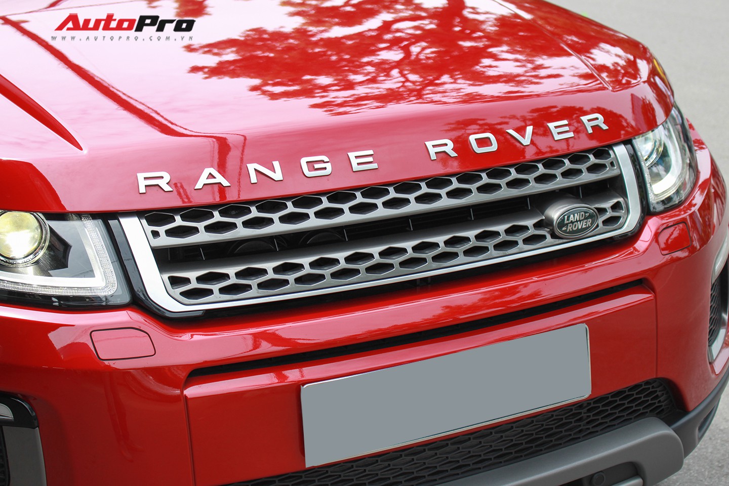 Bán xe LandRover Range Rover Evoque SE Plus năm 2017 màu đỏ nhập khẩu số  tự