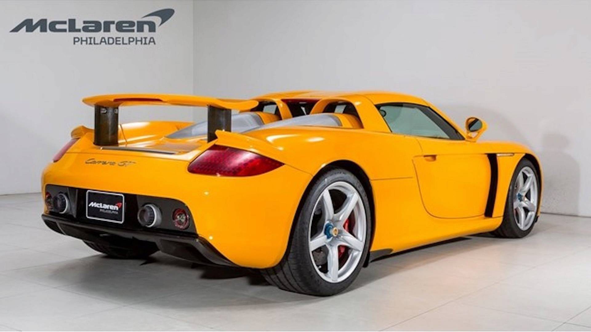 Porsche Carrera GT vàng độc nhất vô nhị đòi giá hơn 1 triệu USD
