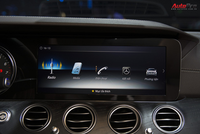 Mercedes-Benz E-Class nâng công nghệ, giữ giá bán - Thêm bất lợi cho BMW 5-Series và Audi A6 tại Việt Nam - Ảnh 2.