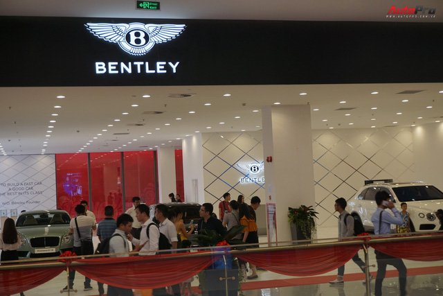 Dàn Lamborghini và Bentley chính hãng đổ bộ tòa tháp Landmark 81 cao nhất Việt Nam - Ảnh 6.