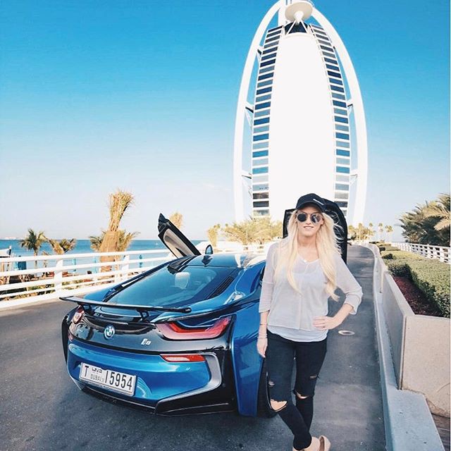  Cuộc sống của chân dài Hội nhà giàu Dubai: Xa hoa, nhiều siêu xe vây quanh nhất Dubai - Ảnh 4.