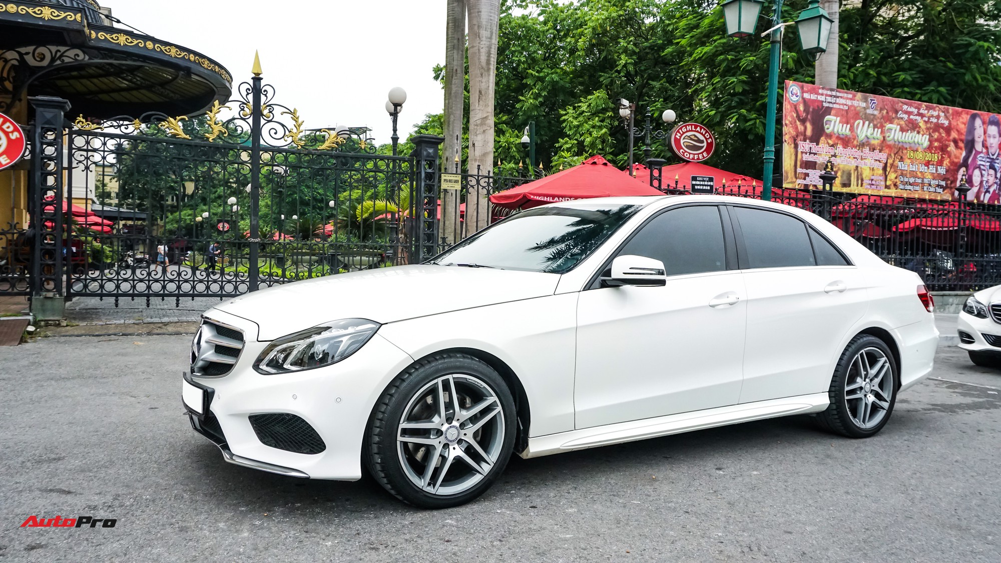 Mercedes-Benz E-Class có giá bao nhiêu sau 4 năm tuổi và gần 5 vạn km?