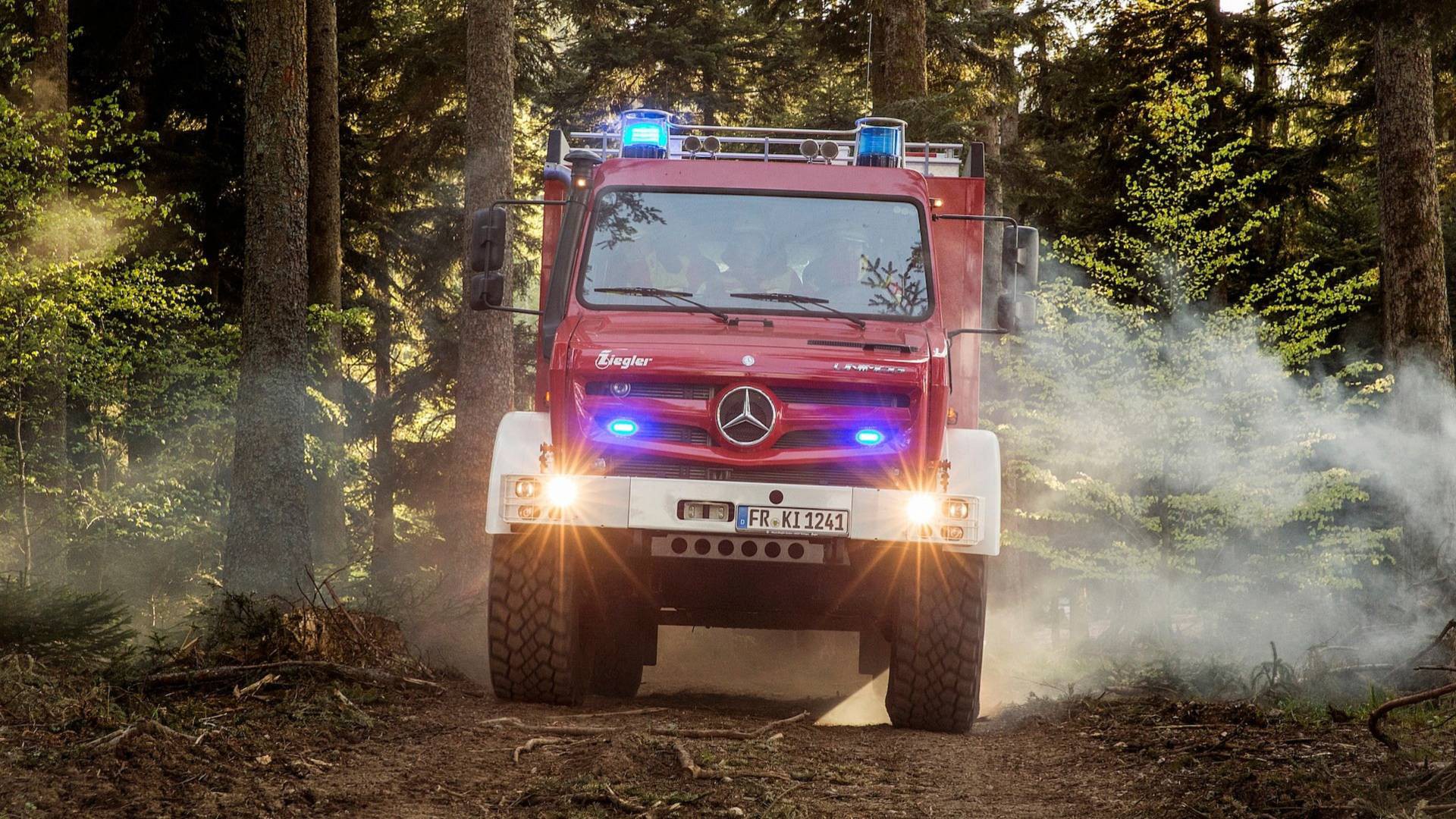 Mercedes-Benz Unimog: Xe cứu hỏa đẹp nhất, đúng chất nhất thế giới