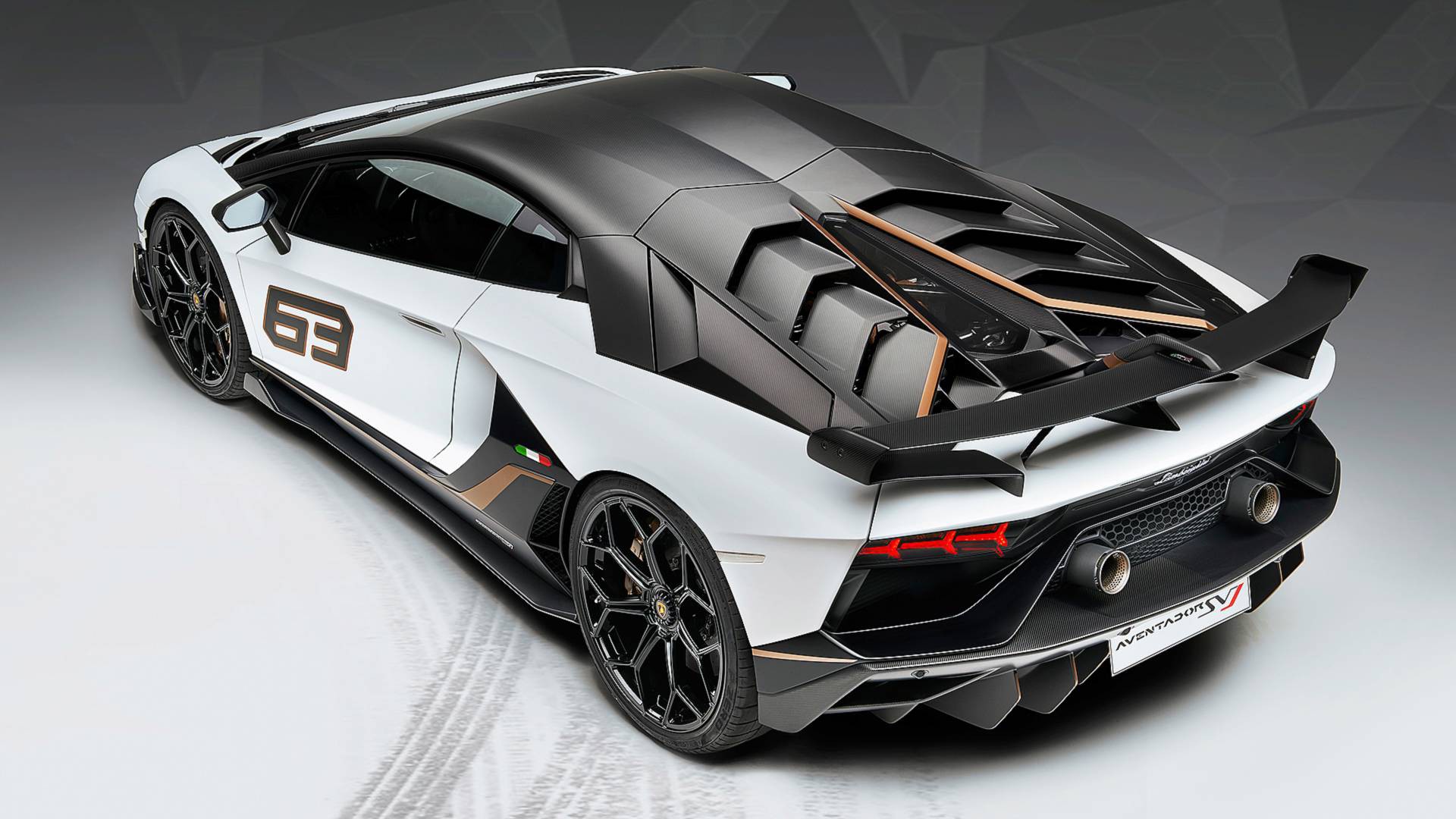 Lamborghini Aventador SVJ ra mắt - Phiên bản mạnh nhất vừa phá kỷ lục đường  đua Nurburgring