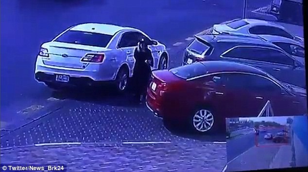 Ả Rập dỡ bỏ lệnh cấm phụ nữ lái xe, 2 tháng sau đã xuất hiện nữ đạo chích trộm xe hơi đầu tiên trong lịch sử nước này - Ảnh 3.