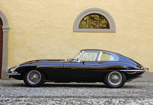 6 iconic classic car designs, old but still mesmerizing - Photo 3.