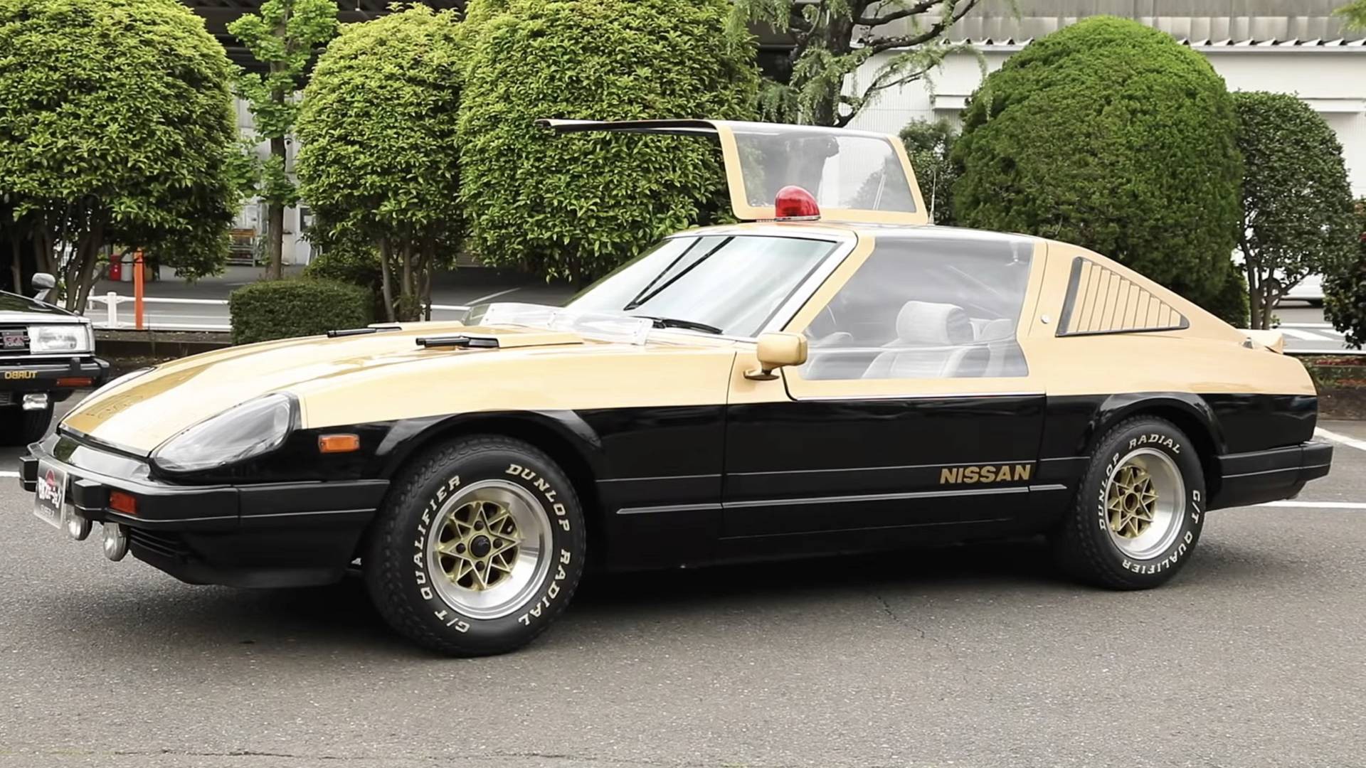 Lá»™ diện kho tà ng xe Nissan cảnh sát cổ đầy chất chÆ¡i tại Nháºt Bản - Ảnh 2. Lá»™ diện kho tà ng xe Nissan cảnh sát cổ đầy chất chÆ¡i tại Nháºt Bản - Ảnh 2.