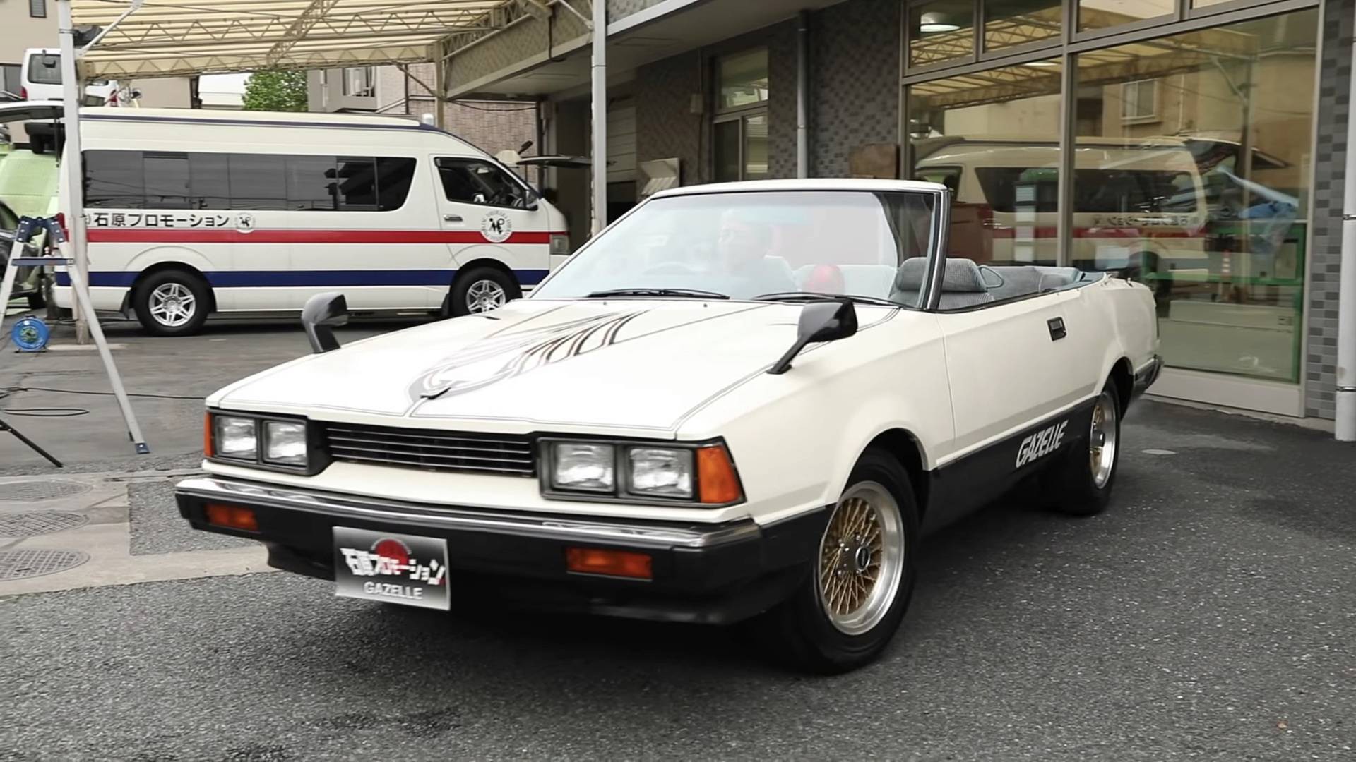 Lá»™ diện kho tà ng xe Nissan cảnh sát cổ đầy chất chÆ¡i tại Nháºt Bản - Ảnh 5. Lá»™ diện kho tà ng xe Nissan cảnh sát cổ đầy chất chÆ¡i tại Nháºt Bản - Ảnh 5.