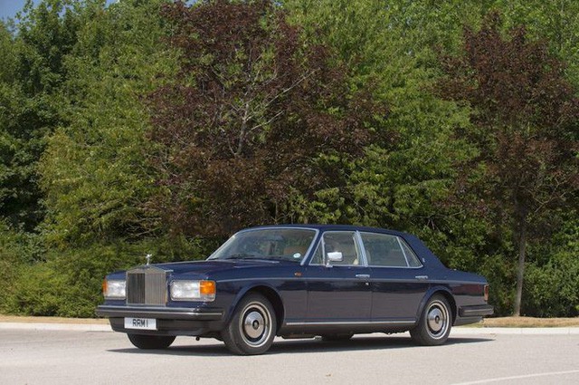  Hoàng gia Anh rao bán bộ sưu tập xe Rolls-Royce đắt giá - Ảnh 5.