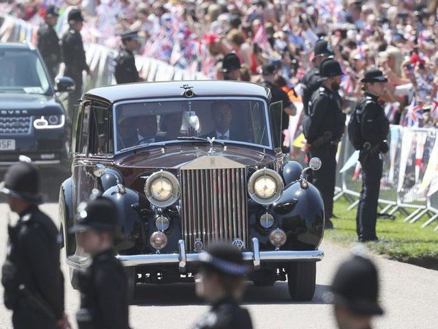  Hoàng gia Anh rao bán bộ sưu tập xe Rolls-Royce đắt giá - Ảnh 7.