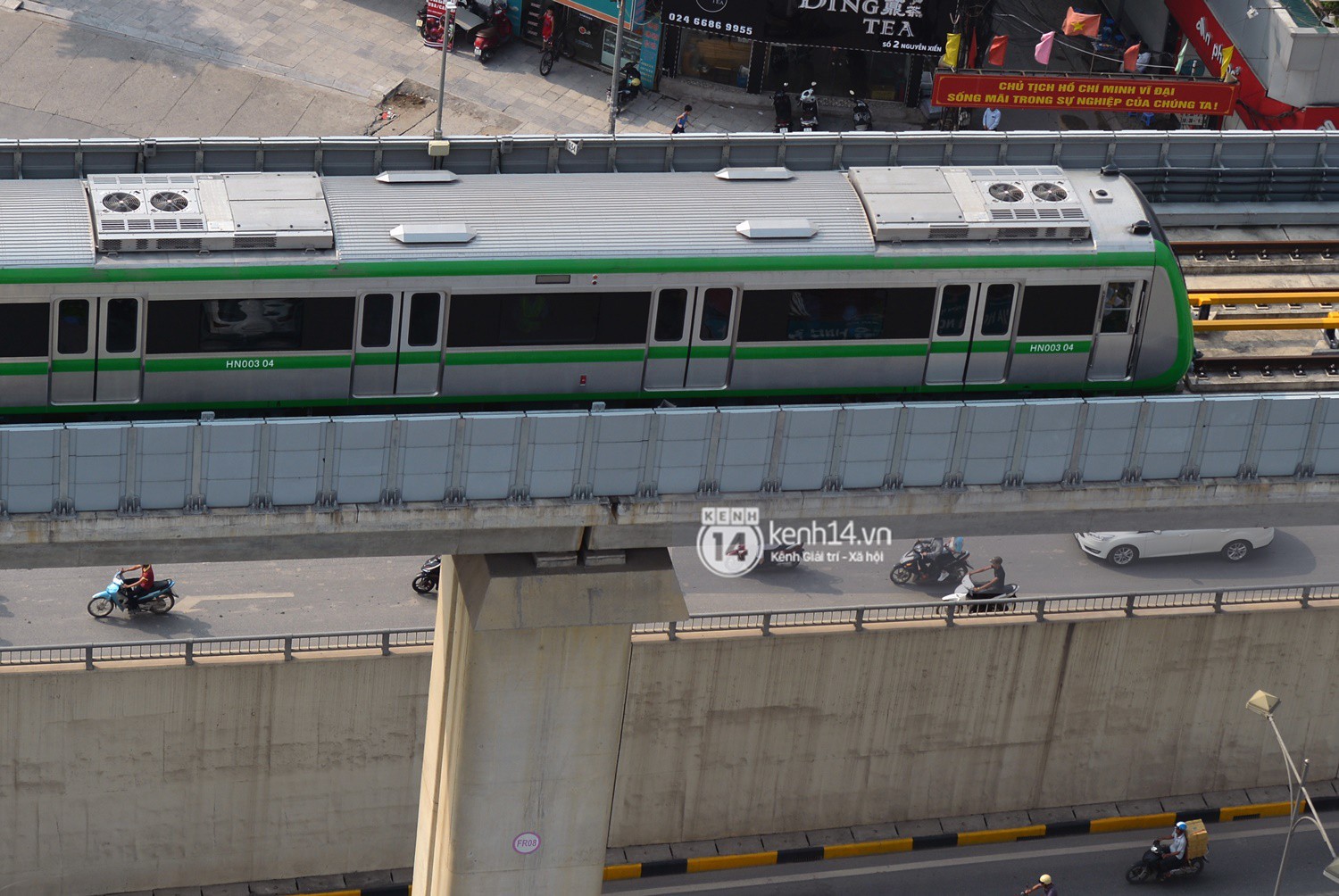 Chùm ảnh: Hành trình 15 phút đoàn tàu đường sắt trên cao lao vun vút từ ga Cát Linh tới Yên Nghĩa - Ảnh 16. Chùm ảnh: Hành trình 15 phút đoàn tàu đường sắt trên cao lao vun vút từ ga Cát Linh tới Yên Nghĩa - Ảnh 16.