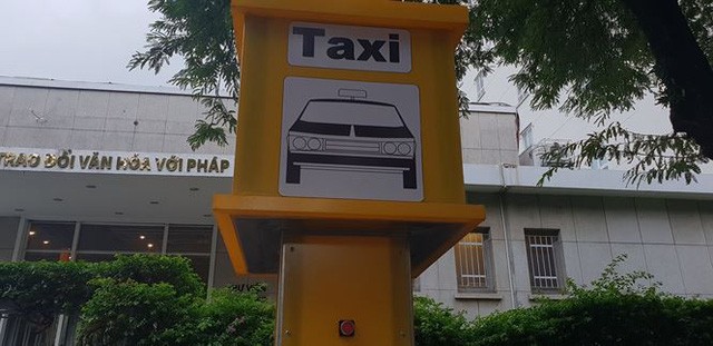 Bến taxi đầu tiên ở TPHCM ế khách trong ngày đầu thí điểm - Ảnh 4.