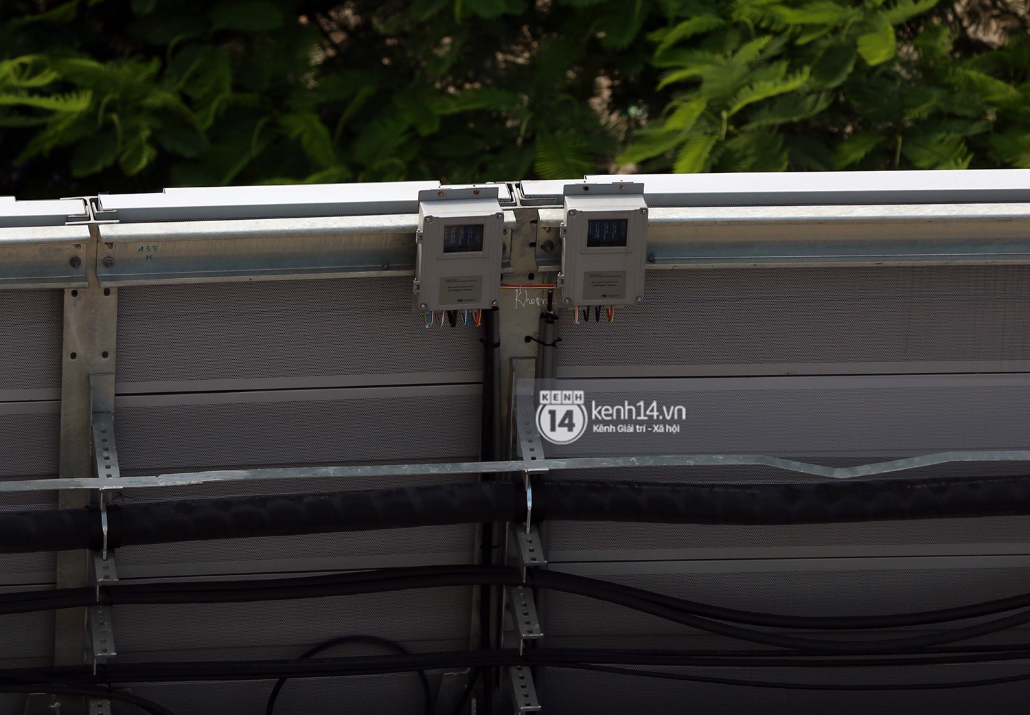 Chùm ảnh: Hành trình 15 phút đoàn tàu đường sắt trên cao lao vun vút từ ga Cát Linh tới Yên Nghĩa - Ảnh 10. Chùm ảnh: Hành trình 15 phút đoàn tàu đường sắt trên cao lao vun vút từ ga Cát Linh tới Yên Nghĩa - Ảnh 10.