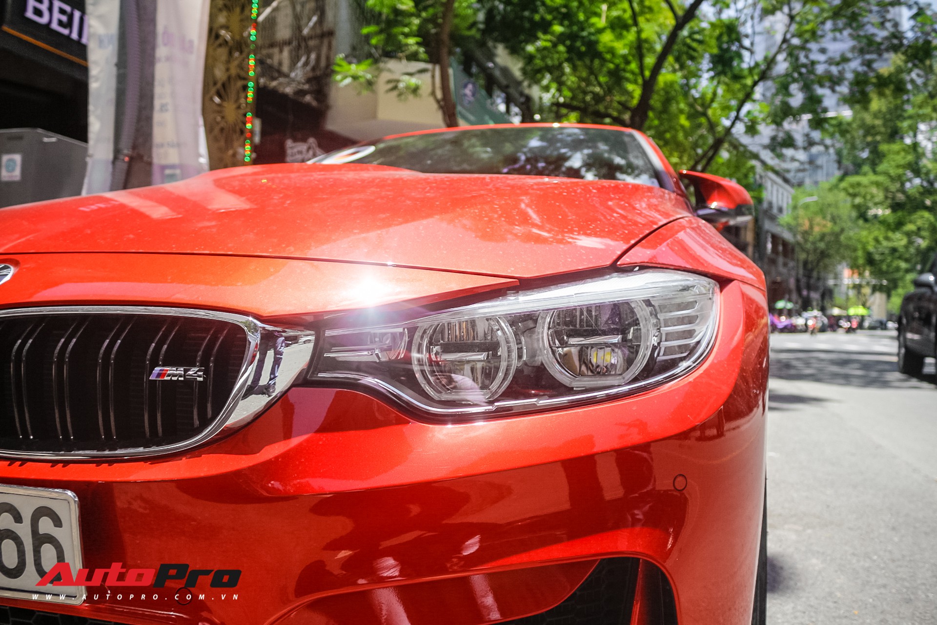 Hàng hiếm BMW M4 mui trần giá 4,2 tỷ đồng tại Sài Gòn