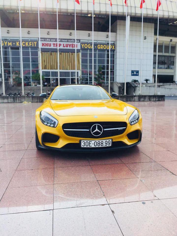 Nữ đại gia Hải Phòng bán Mercedes-Benz AMG GT-S Edition 1 màu vàng độc ...