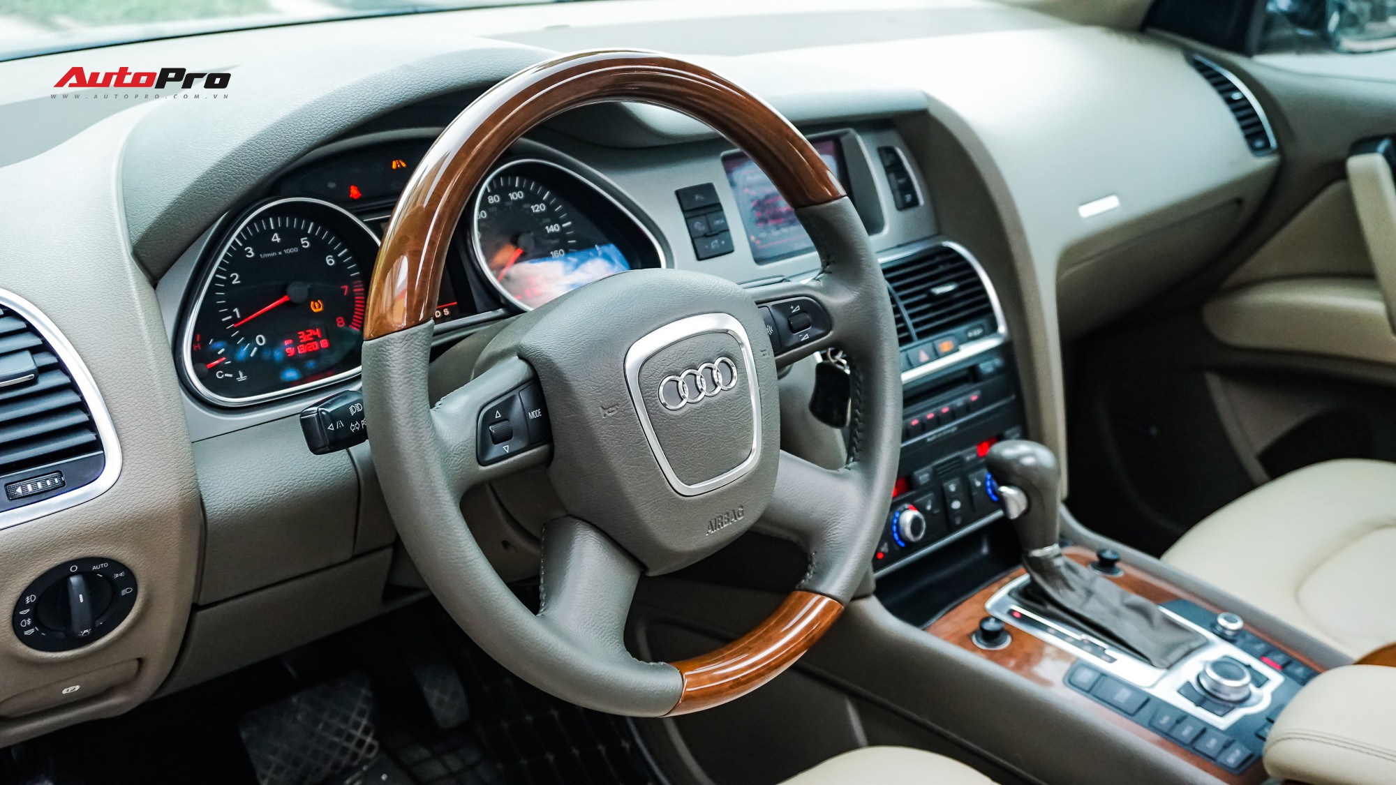 Qua thời đỉnh cao, Audi Q7 10 năm tuổi c&oacute; gi&aacute; dưới 700 triệu đồng - Ảnh 9.