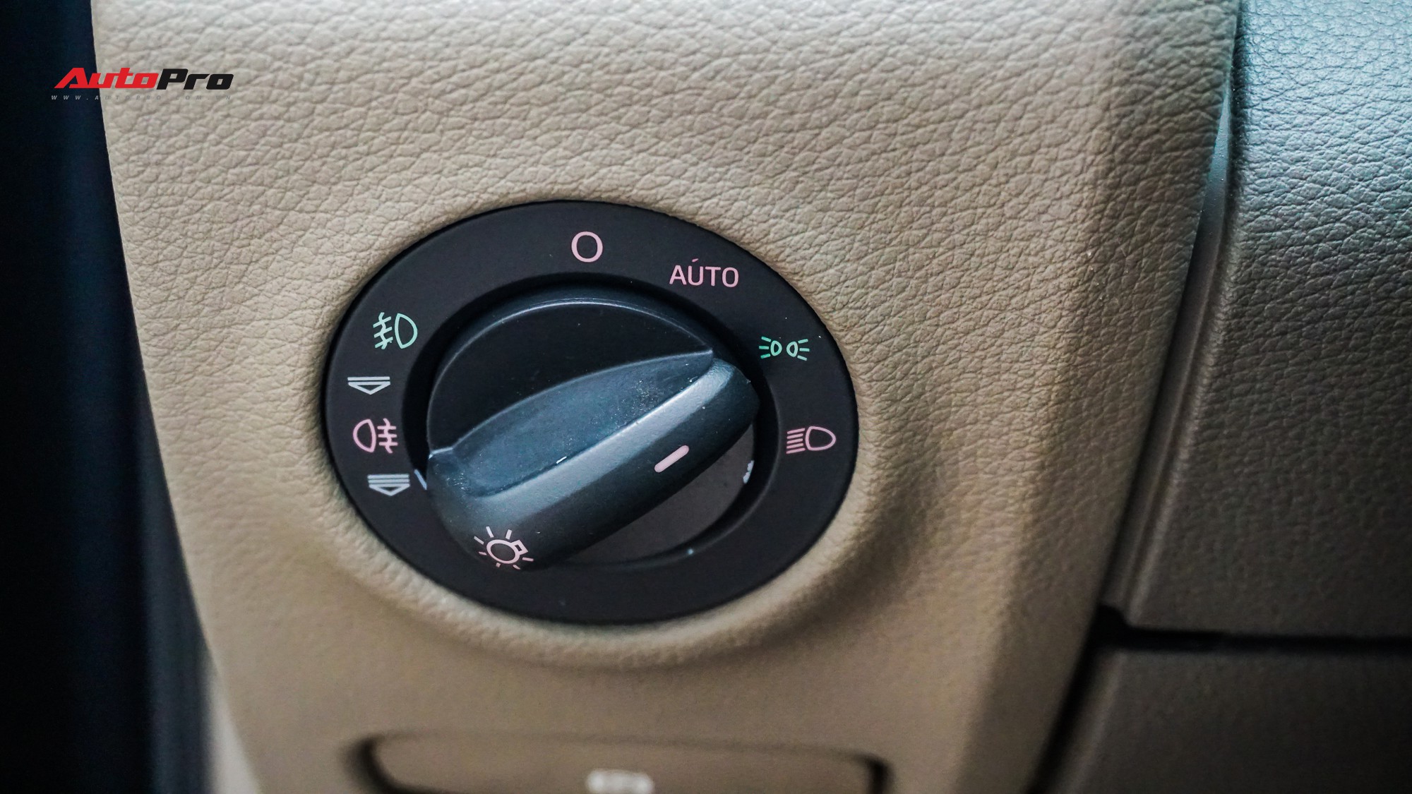 Qua thời đỉnh cao, Audi Q7 10 năm tuổi c&oacute; gi&aacute; dưới 700 triệu đồng - Ảnh 11.