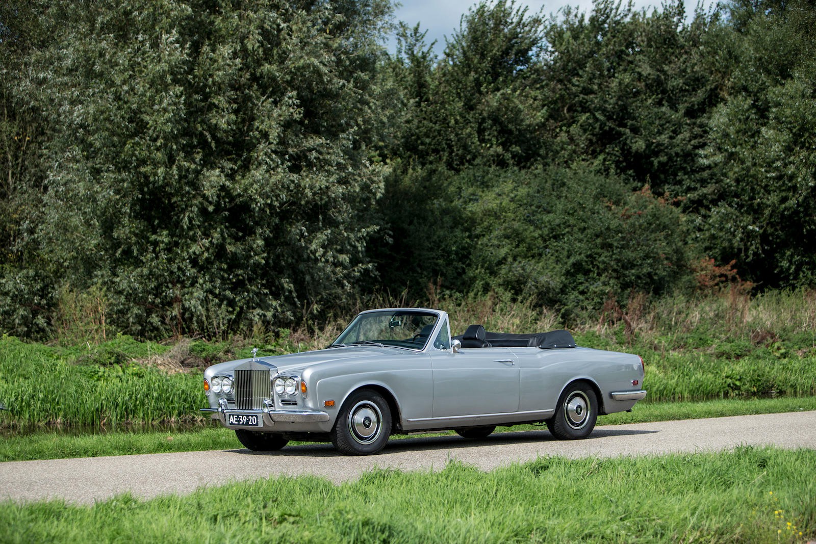 Classic 1968 RollsRoyce Silver Shadow DHC For Sale Price 150 000 GBP   Dyler