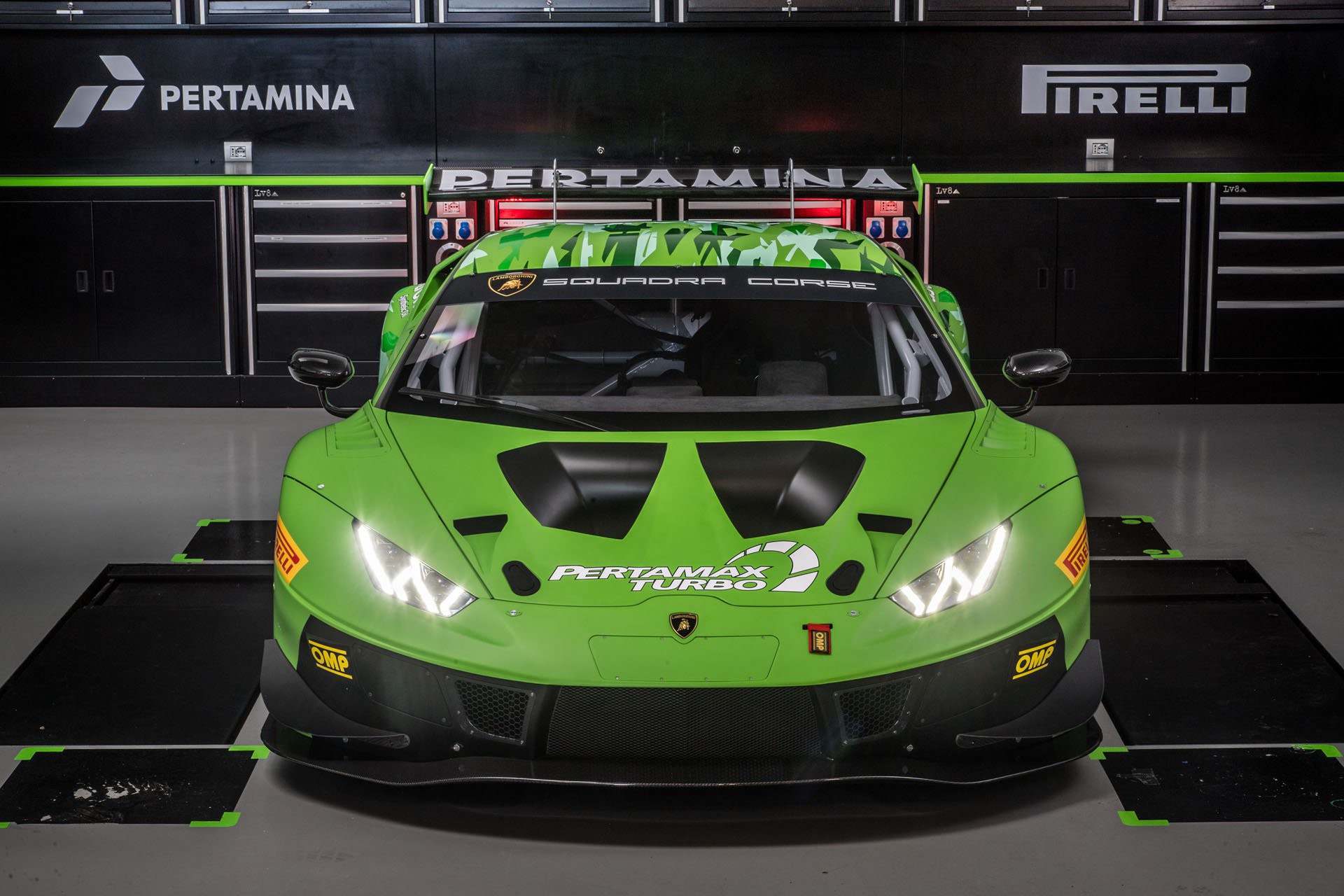 Lamborghini Huracan GT3 Evo - Khi sư tử mọc thêm cánh