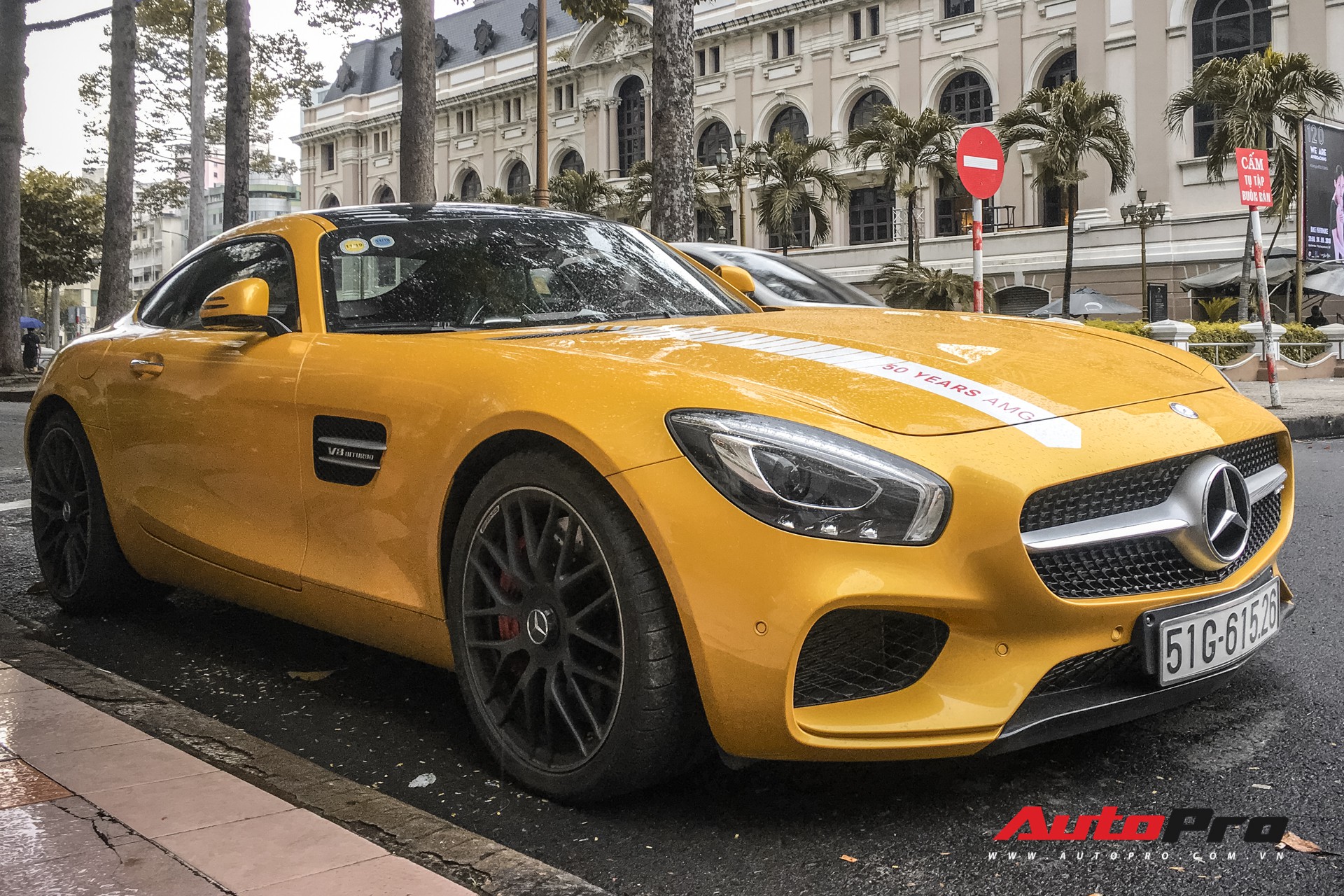 Mercedes-AMG GT S màu vàng đầu tiên tại Việt Nam tái xuất tại Đà Lạt sau nhiều tháng mất tích - Ảnh 10.