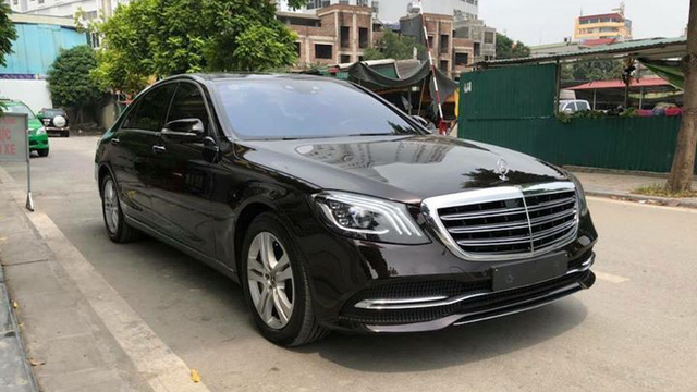 Đại gia Hà Nội chấp nhận lỗ hơn nửa tỷ đồng để bán lại Mercedes-Benz S450 L mới tậu - Ảnh 2.