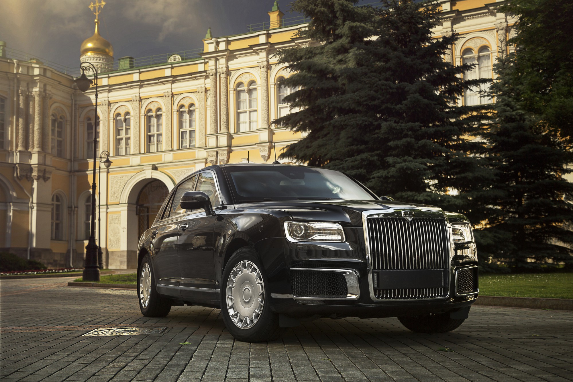 xe hạng sang Limousine của Nga  Aurus Senat chính thức đi vào sản xuất