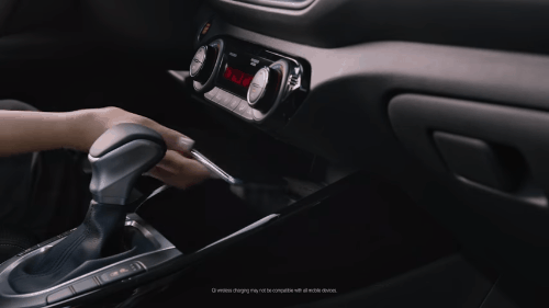 [Video] Kia Forte 2019 chế giễu Lamborghini Aventador về độ tiện dụng  - Ảnh 7.
