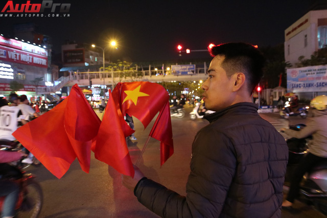 U23 Việt Nam tiến vào chung kết - đêm không ngủ của giao thông Hà Nội - Ảnh 3.