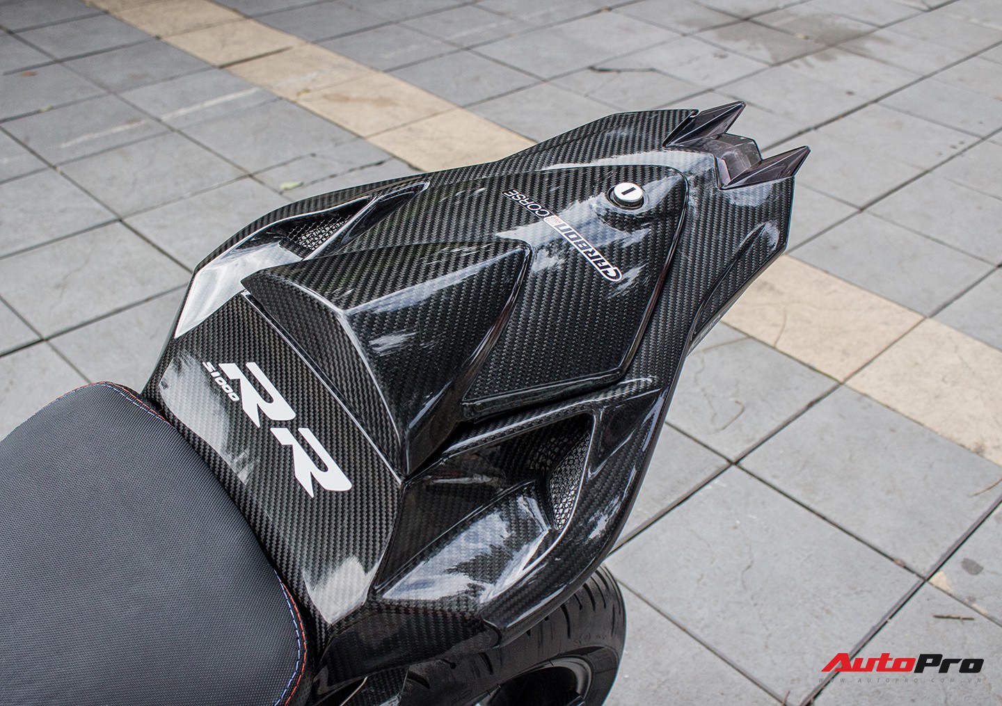 Siêu mô tô BMW S1000RR đời 2014 rao bán lại giá ngang Hyundai Grand i10 - Ảnh 20. Siêu mô tô BMW S1000RR đời 2014 rao bán lại giá ngang Hyundai Grand i10 - Ảnh 20.