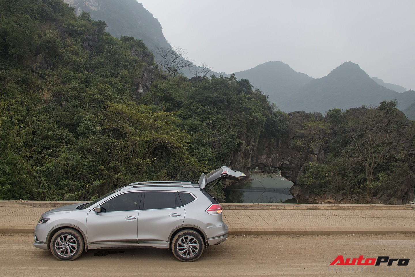 Đánh giá Nissan X-Trail sau 1 tuần sử dụng: Crossover cần sự kiên nhẫn - Ảnh 21. Đánh giá Nissan X-Trail sau 1 tuần sử dụng: Crossover cần sự kiên nhẫn - Ảnh 21.