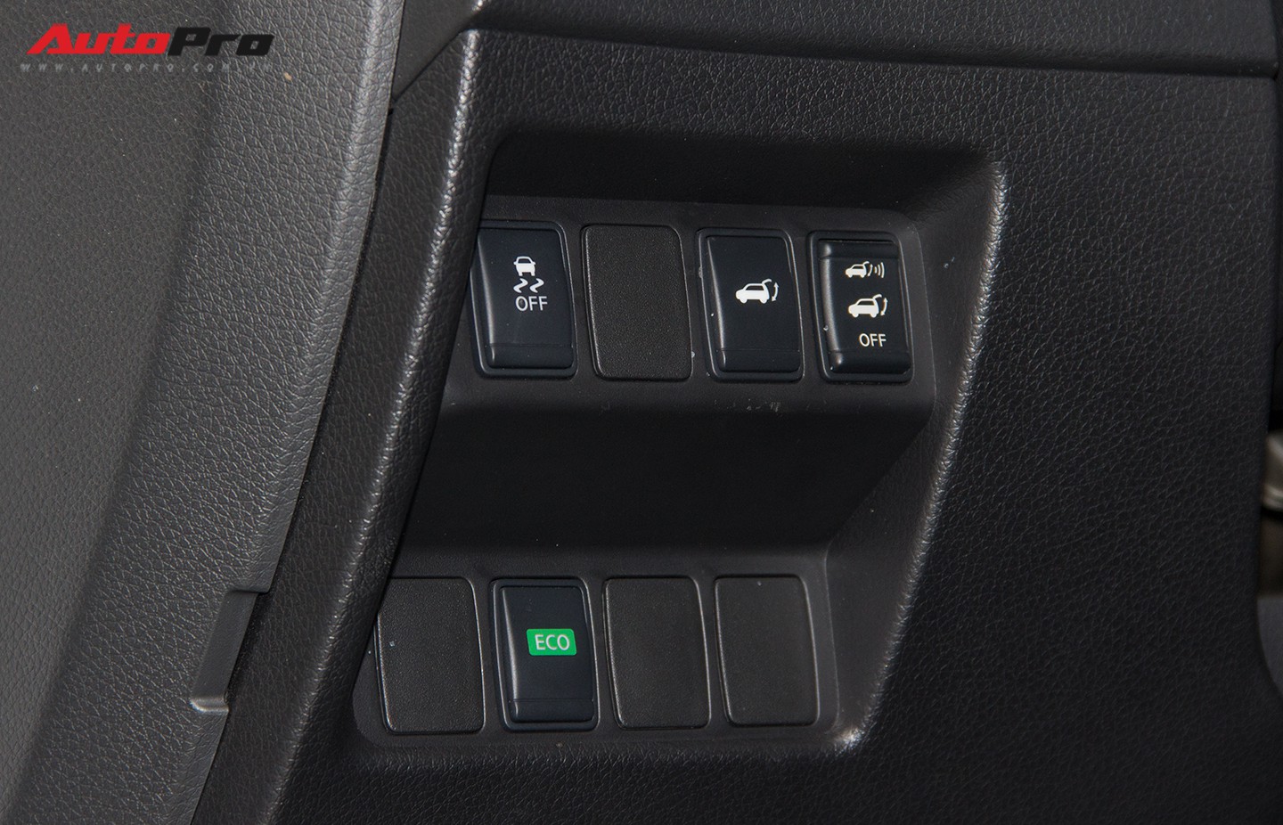 Đánh giá Nissan X-Trail sau 1 tuần sử dụng: Crossover cần sự kiên nhẫn - Ảnh 14. Đánh giá Nissan X-Trail sau 1 tuần sử dụng: Crossover cần sự kiên nhẫn - Ảnh 14.