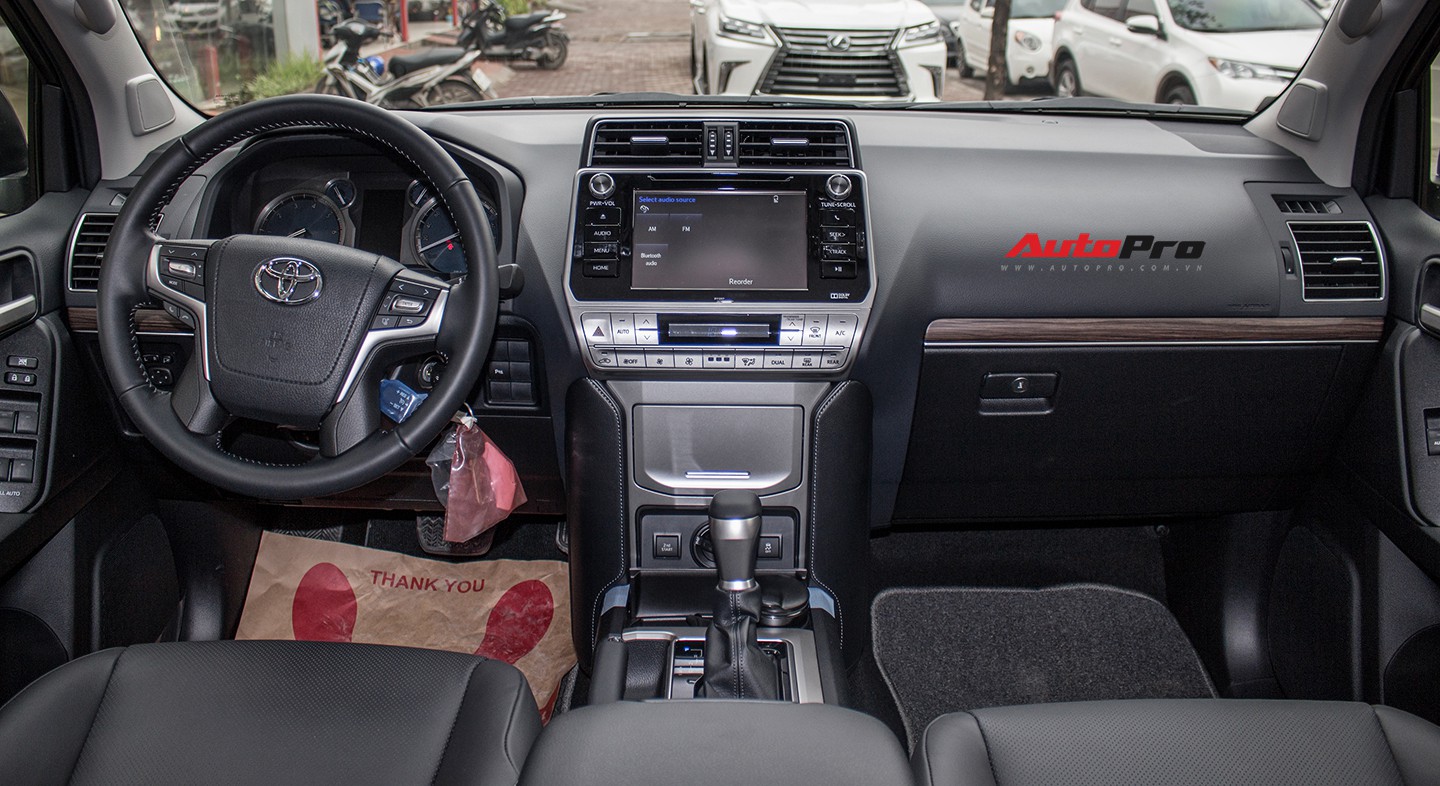 Khám phá Toyota Land Cruiser Prado 2018 giá hơn 2,2 tỷ đồng tại Việt Nam - Ảnh 4.