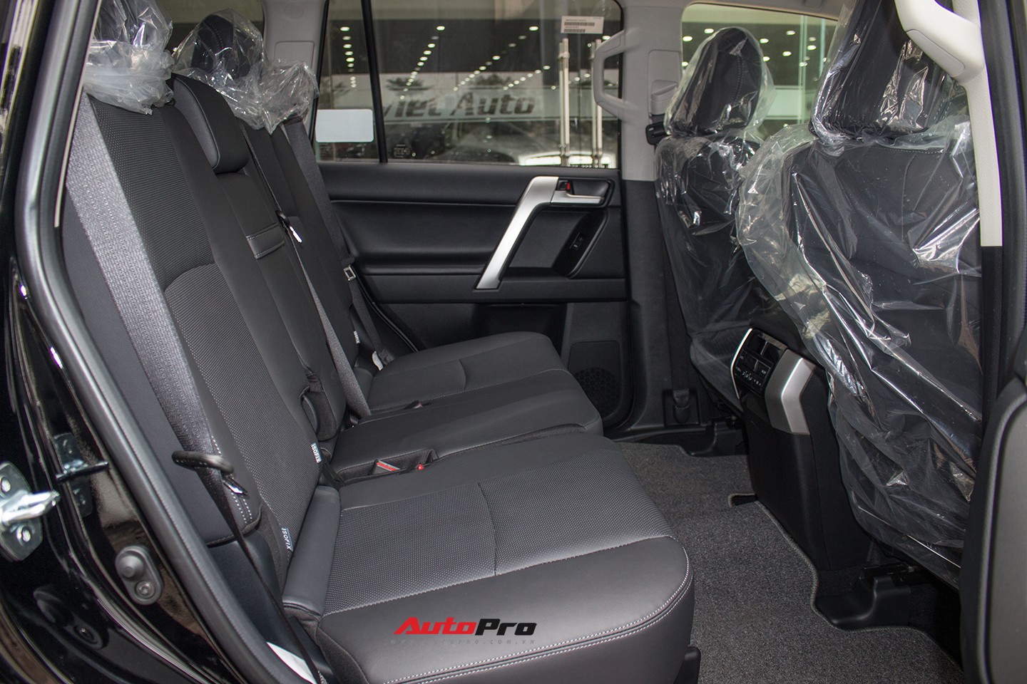 Khám phá Toyota Land Cruiser Prado 2018 giá hơn 2,2 tỷ đồng tại Việt Nam - Ảnh 22.