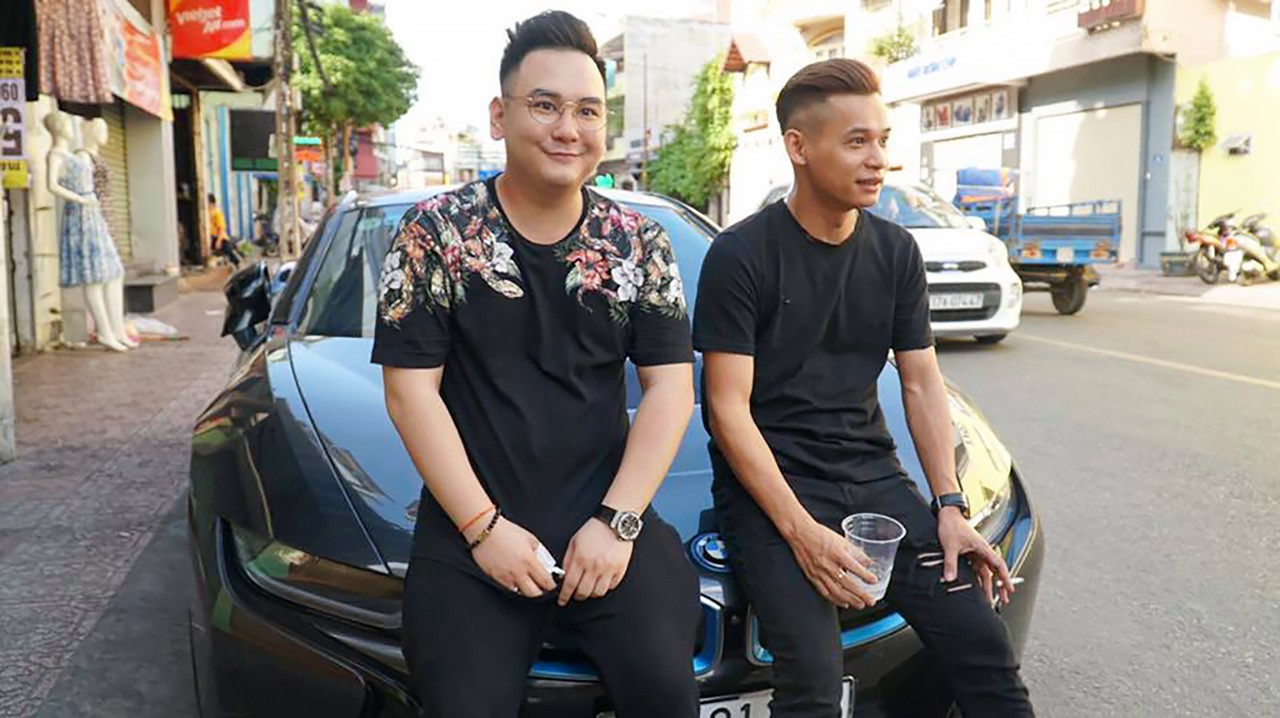 Mua Mercedes tặng vợ người đàn ông ở Bình Dương bốc được biển ngũ quý 8