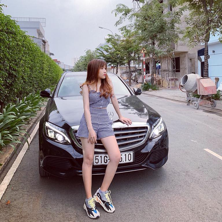 Xế hộp bạc tỷ gắn liền với những game streamer Việt Nam nổi bật trong năm 2018: Có cả siêu xe BMW i8 - Ảnh 2.