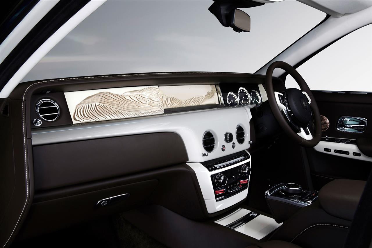 019 RollsRoyce Wraith in English White with a Seashell  Black interior  Rolls  royce Luxury cars rolls royce Rolls royce wraith