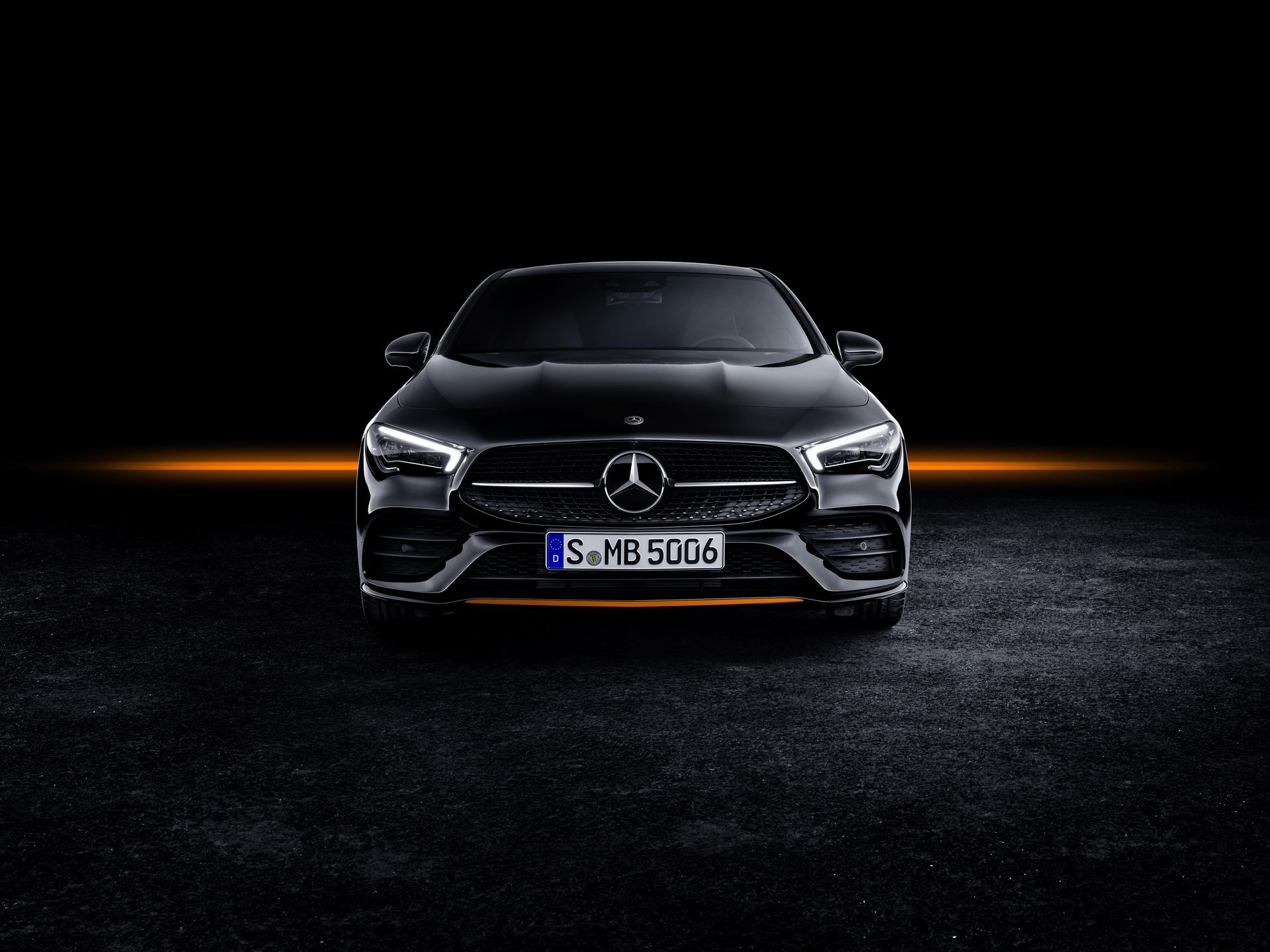 Với hình nền xe Mercedes, bạn sẽ được trải nghiệm vẻ đẹp sang trọng và đẳng cấp của chiếc xe này. Hãy cùng thưởng thức và chiêm ngưỡng chiếc xe quý tộc này ngay!