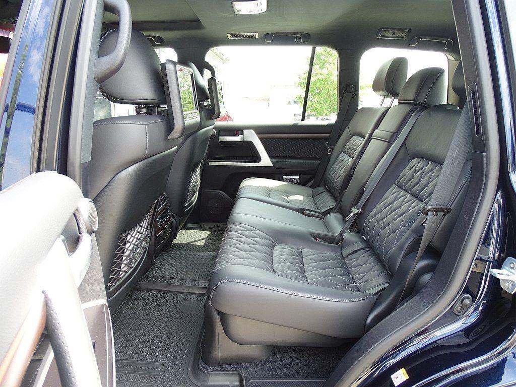 Toyota Land Cruiser phiên bản Excalibur cao cấp nhất tại châu Âu về Việt Nam - Ảnh 8.