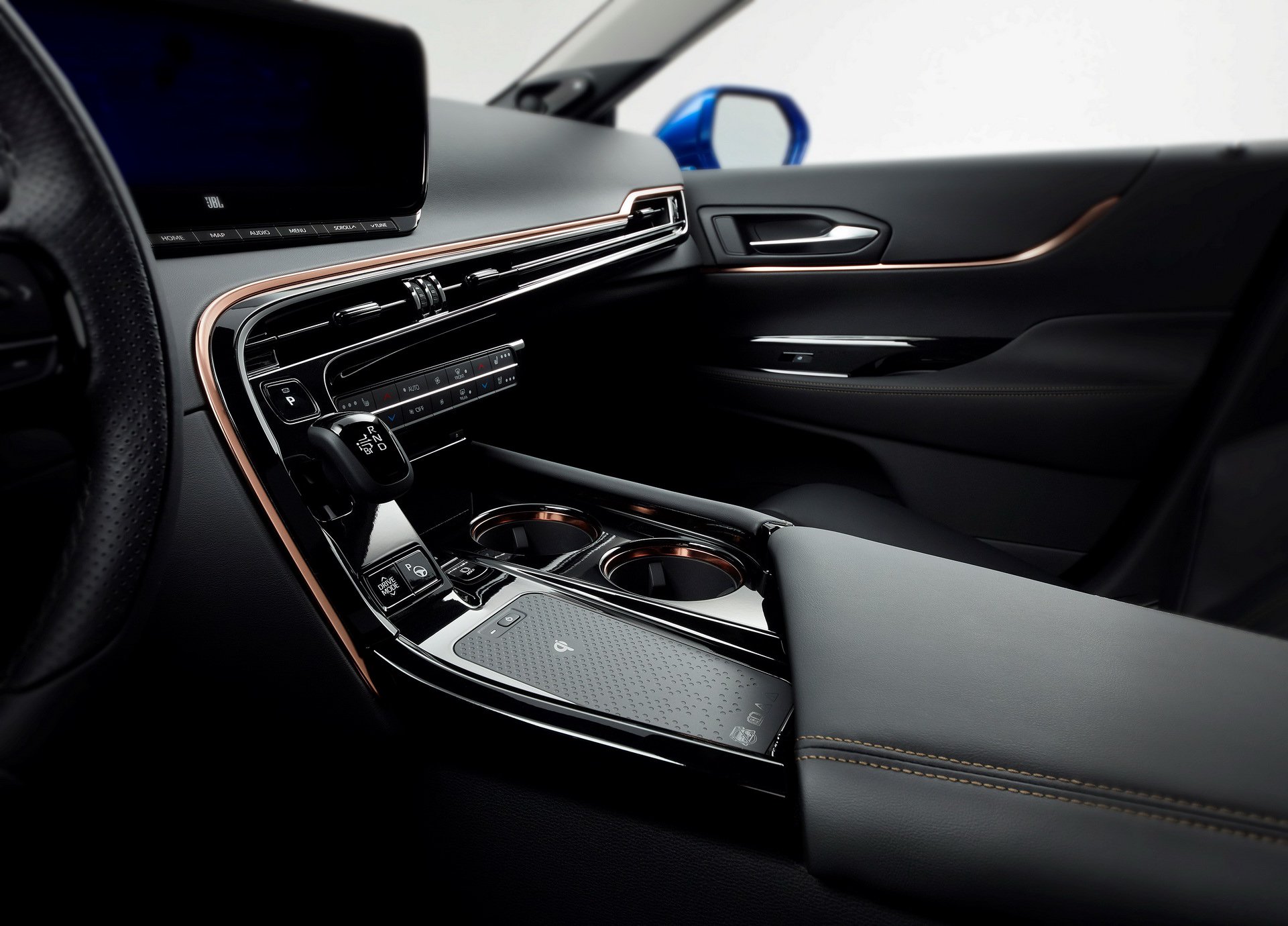 Nhìn rất Lexus mà lại là Toyota nhưng đại gia Việt cũng ít có cơ hội sở hữu mẫu xe này - Ảnh 6. Nhìn rất Lexus mà lại là Toyota nhưng đại gia Việt cũng ít có cơ hội sở hữu mẫu xe này - Ảnh 6.