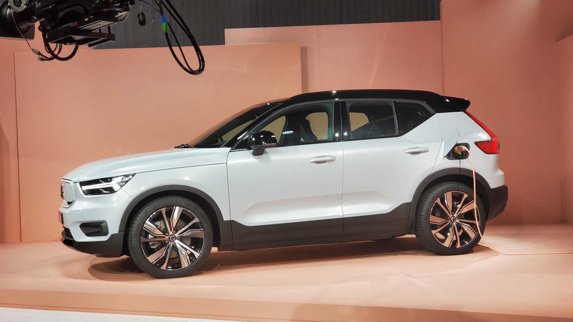 Ra mắt Volvo XC40 Recharge - Xe sang thuần điện chờ ngày về Việt Nam - Ảnh 1.